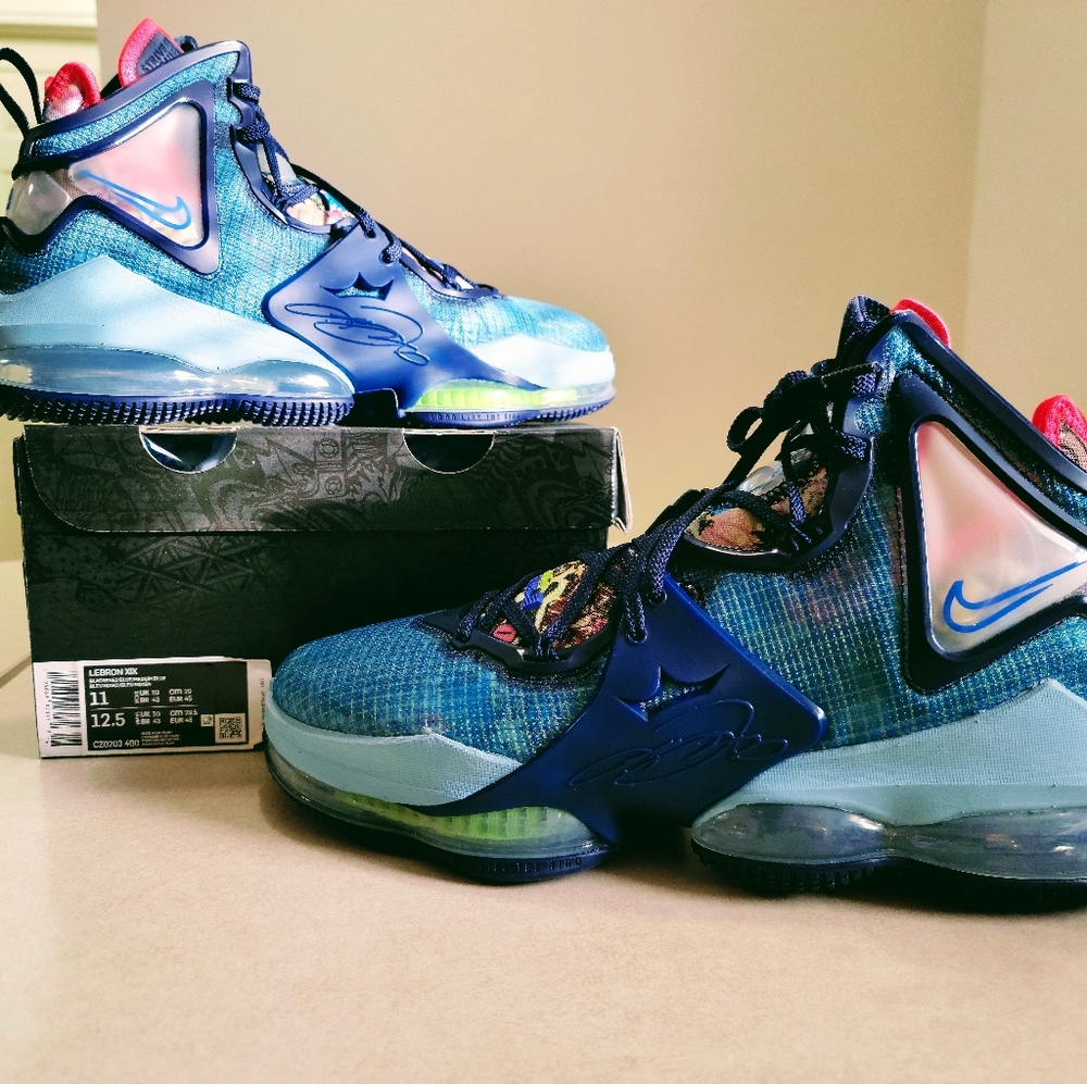 LEBRON 19'S FOOD COURT BLUE